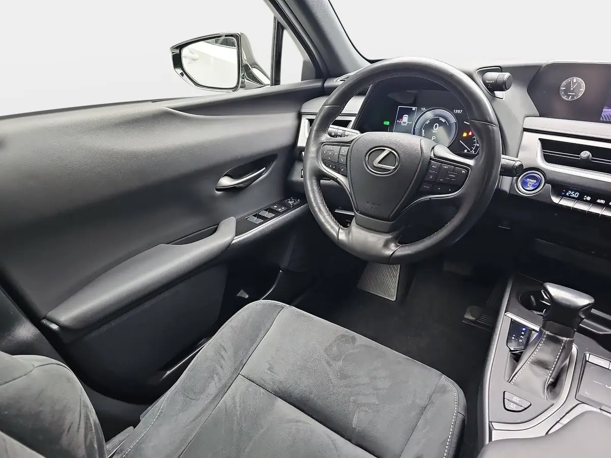 LEXUS UX 200H LED ACC LM18