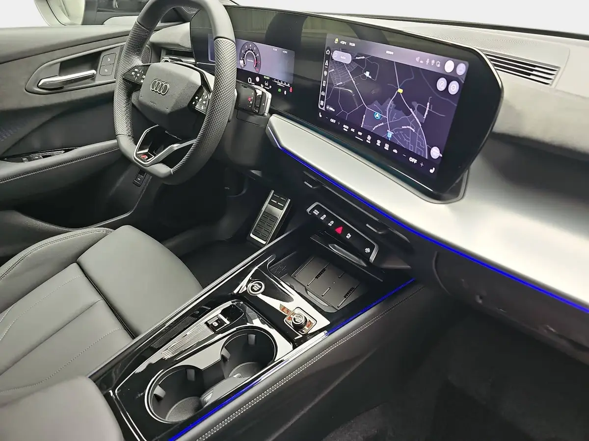 AUDI Q3 TFSI S-TRONIC S-LINE NAVI LED-PLUS ACC BLACK-STYLE