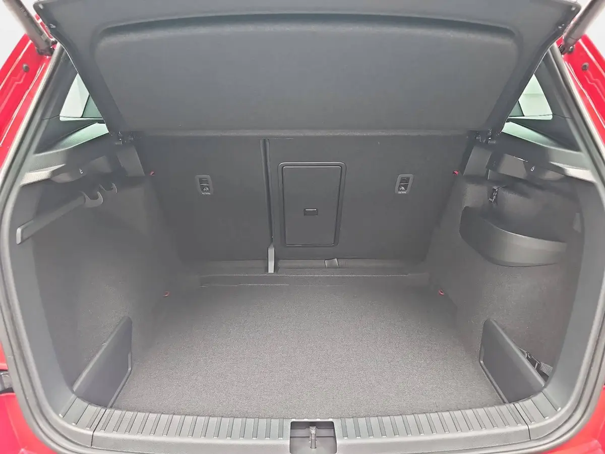 SKODA KAROQ 1.5 TSI DSG SPORTLINE NAVI LED-MATRIX PANO CANTON