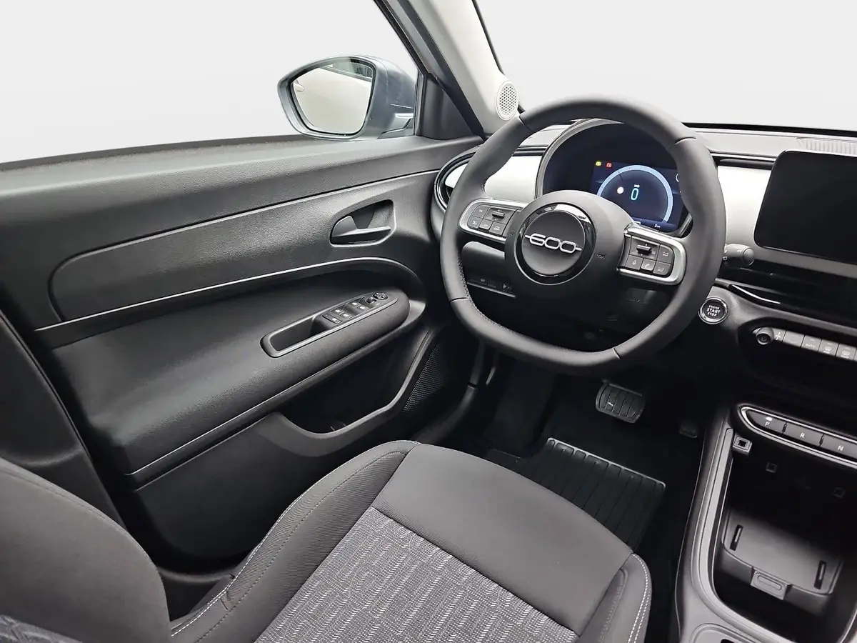 FIAT 600 1.2 T3 HYBRID DCT BUSINESS EDITION MJ26 ALLWETTERREIFEN