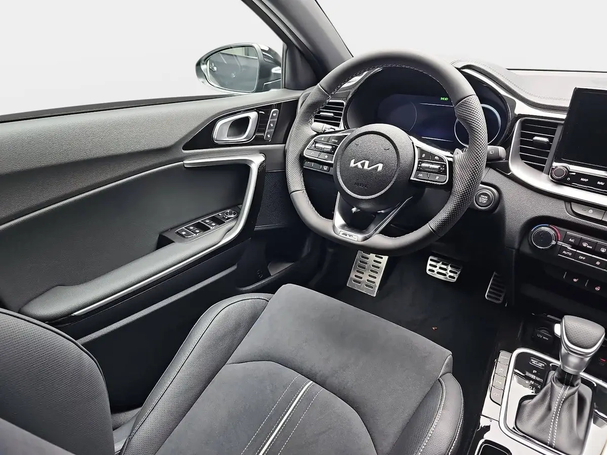 KIA XCEED 1.6 T-GDI 150 DCT GT-LINE MJ26 LEDER GLASDACH