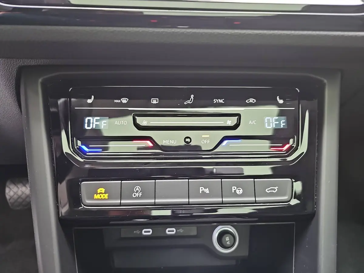 VW TOURAN 1.5 TSI DSG HIGHLINE R-LINE NAVI LED ACC PANO KAME