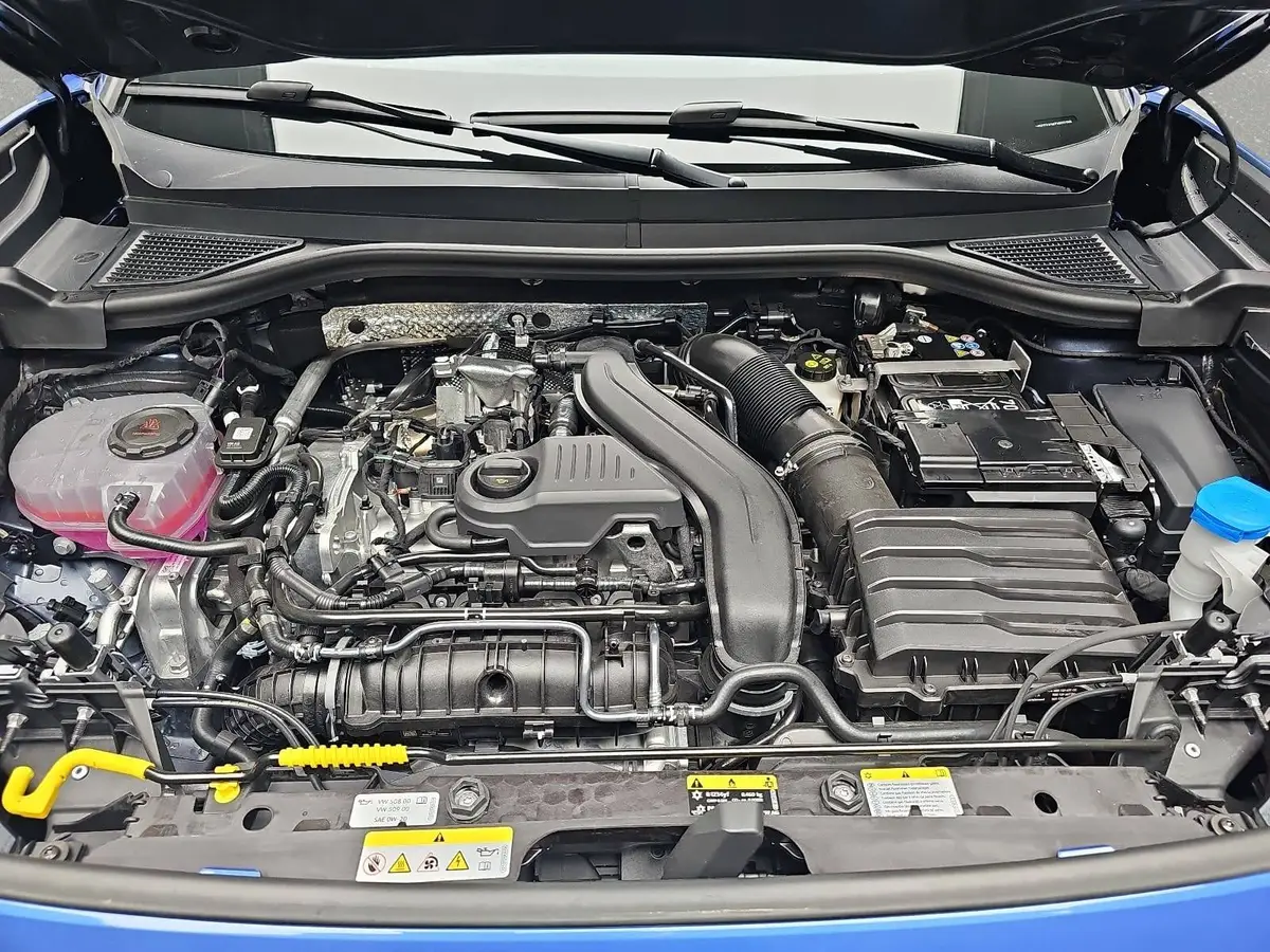 VW T-ROC 1.5 ETSI DSG R-LINE MATRIX AHK LM19