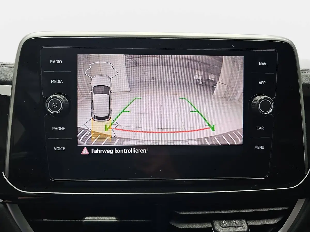 VW T-ROC 1.5 TSI DSG R-LINE NAVI LED 18