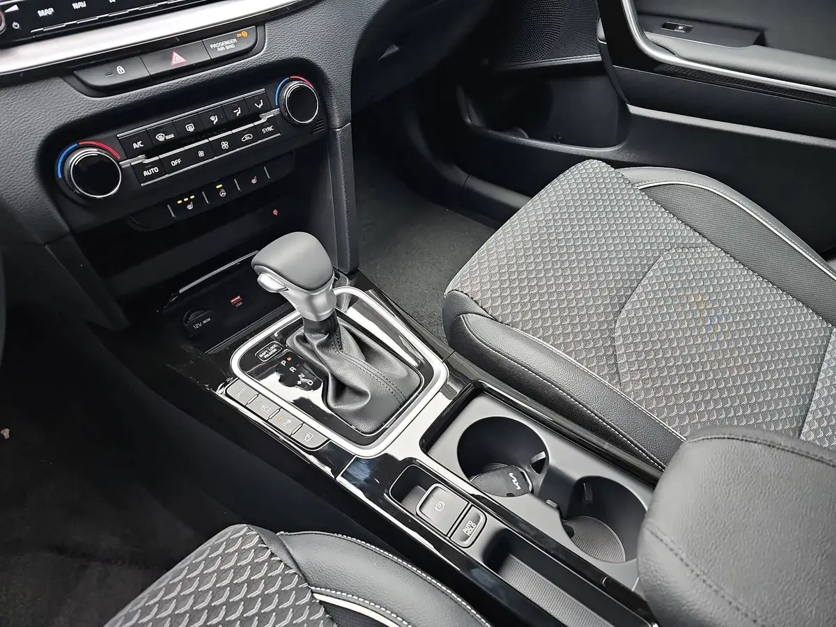 KIA XCEED 1.6 T-GDI 150 DCT SPIRIT MJ26 XCLUSIVE GLASDACH