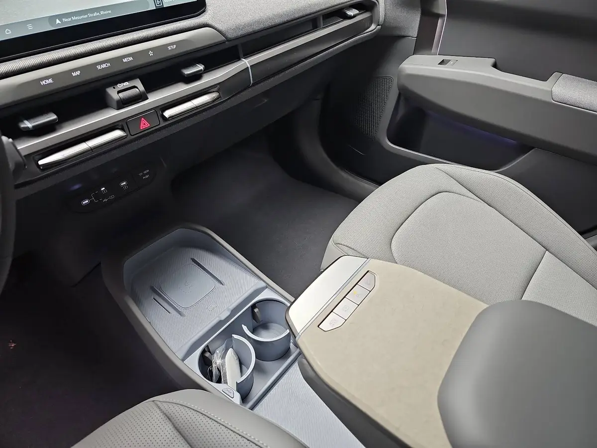 KIA EV3 58.3 KWH EARTH MJ26 WINTER-CONNECT BUSINESS UPGRADE DRIVEWISE-PARK