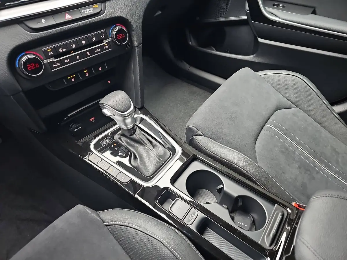 KIA XCEED 1.6 T-GDI 180 DCT GT-LINE MJ26 LEDER GLASDACH