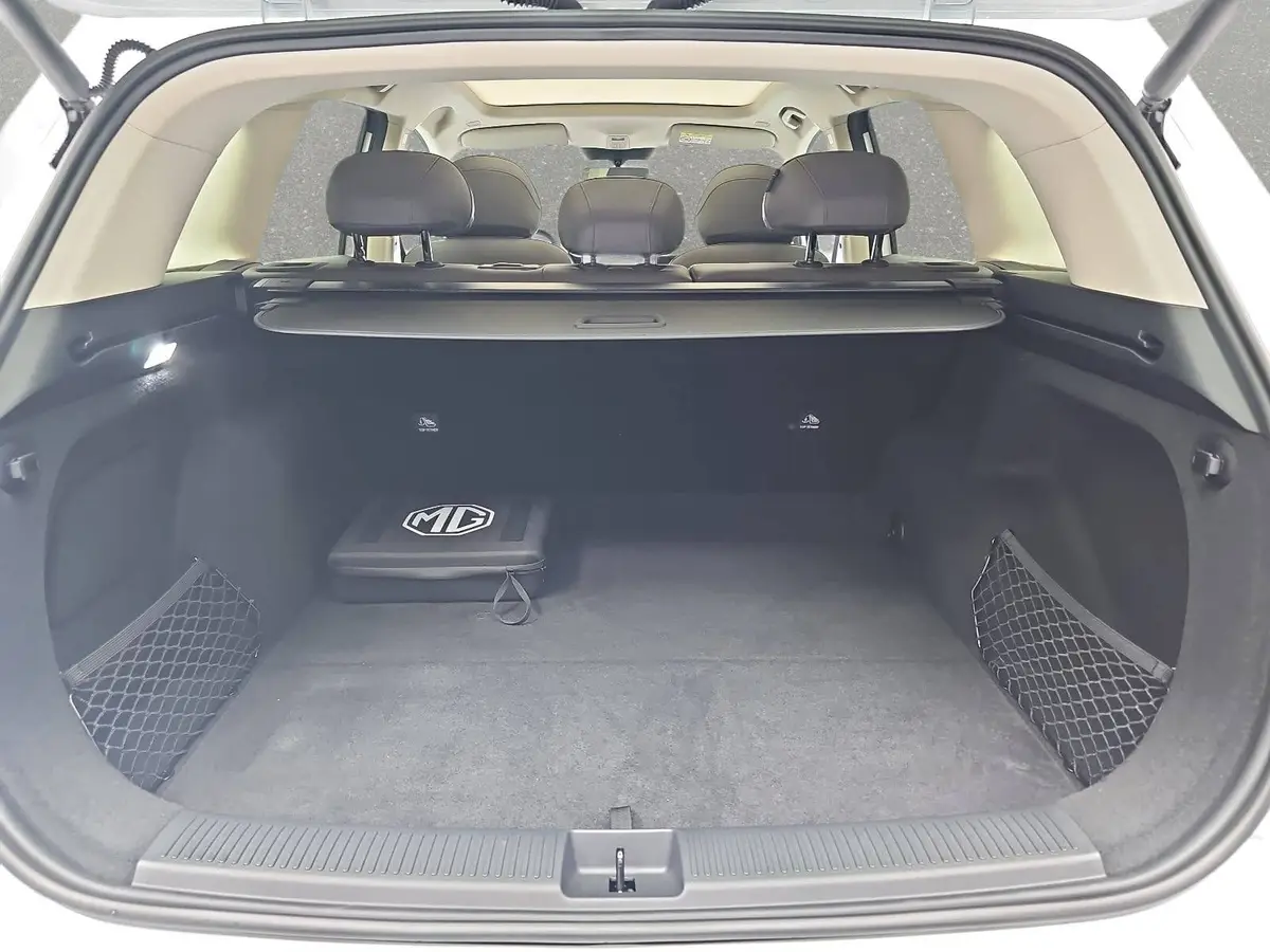 MG ANDERE EV 77 KWH LUXURY PANORAMA LEDER 20-ZOLL