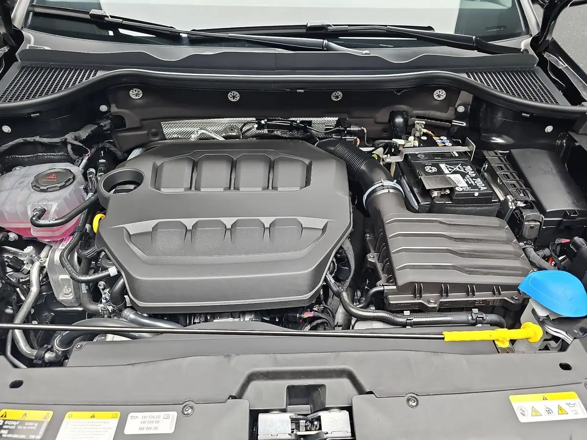 SKODA KAROQ 2.0 TSI DSG SPORTLINE 4X4 ACC AHK