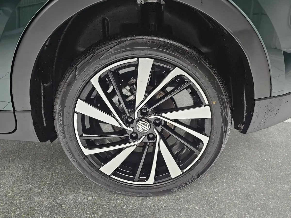 MG ZS 1.5 HYBRID+ MY25.5 LUXURY NAVI LM18 KEYLESS-ENTRY 360-GRAD-KAMERA