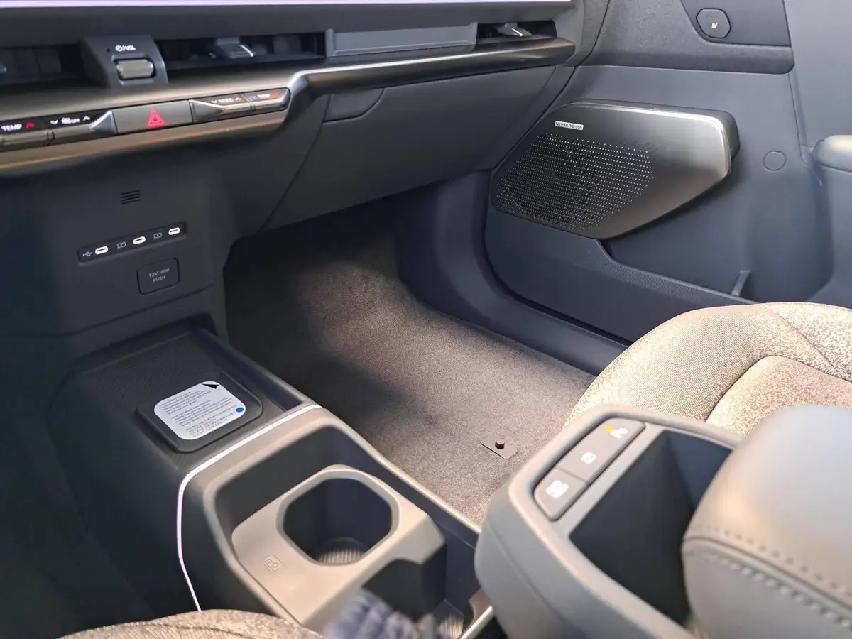 KIA EV2 42.2 KWH EARTH MJ27 4SITZE WINTER-CON 22KW-AC TECHN DRIVEW-PARK DESIGN