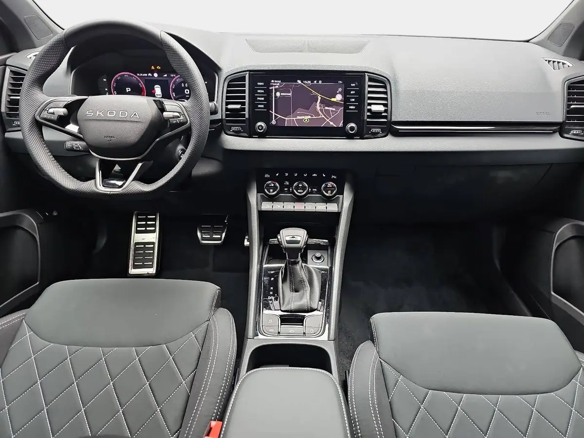 SKODA KAROQ 1.5 TSI DSG SPORTLINE NAVI LED ACC PANO WINTER KA