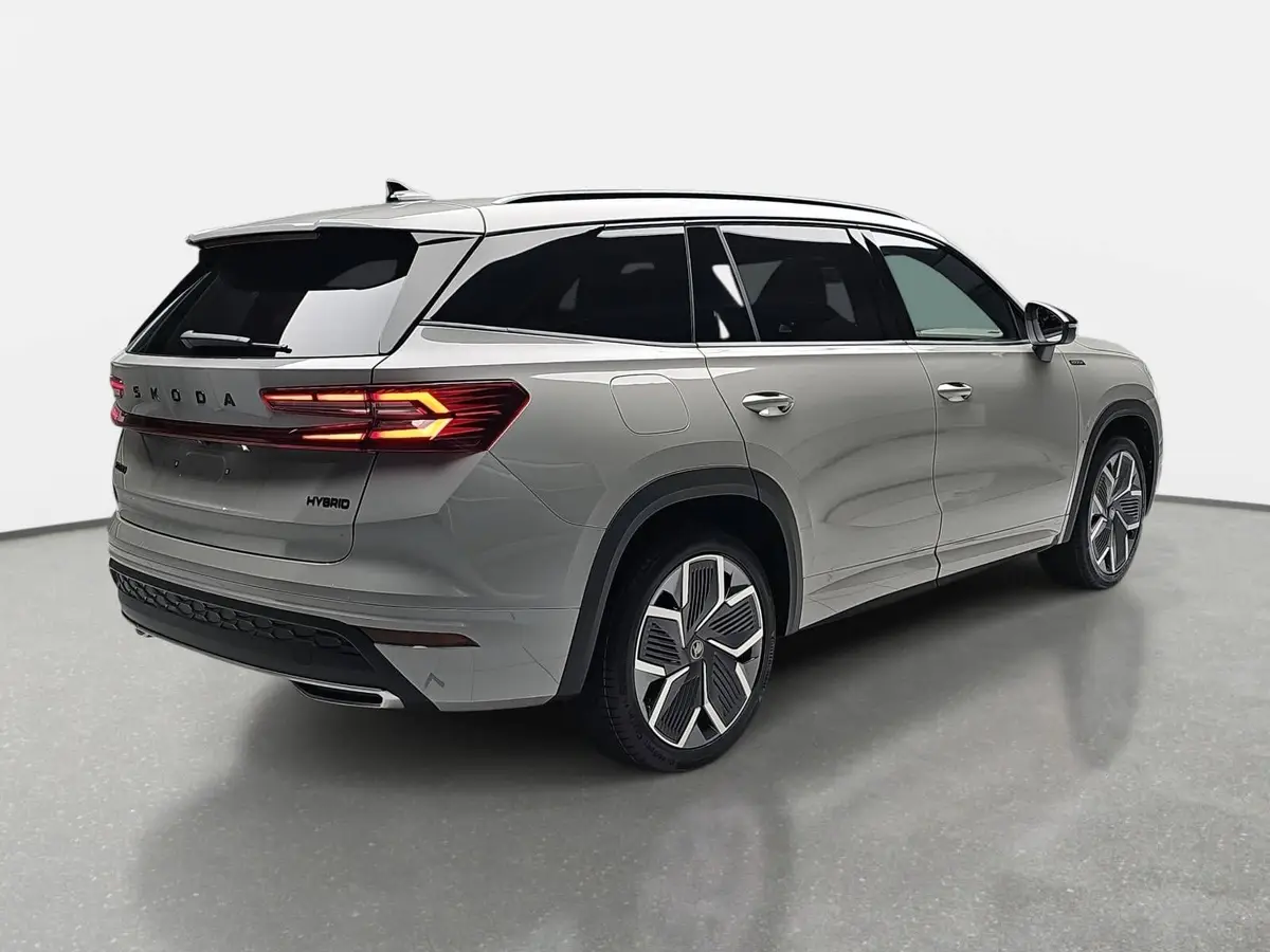 SKODA KODIAQ 1.5 TSI DSG SPORTLINE NAVI LED ACC PANO WINTER AHK