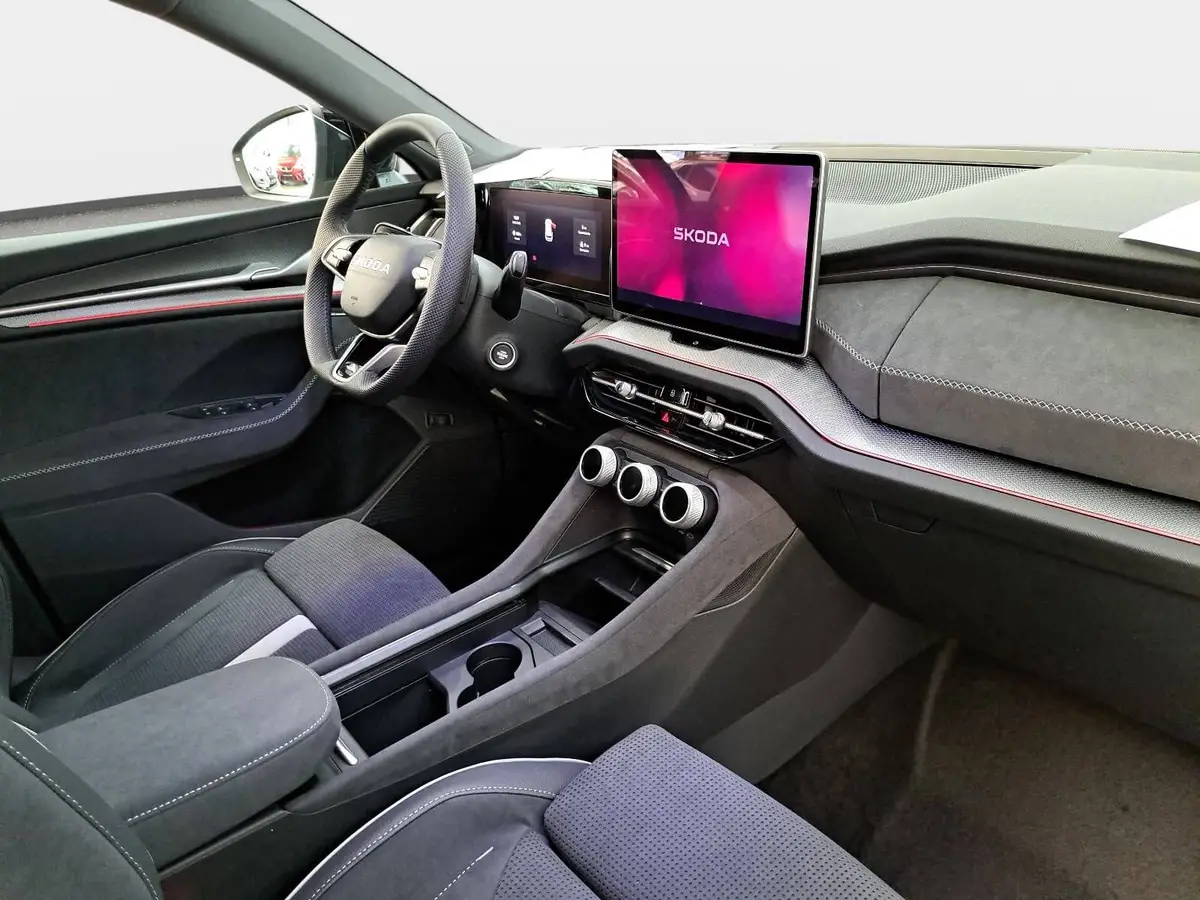 SKODA KODIAQ 1.5 TSI DSG SPORTLINE NAVI LED ACC PANO WINTER AHK