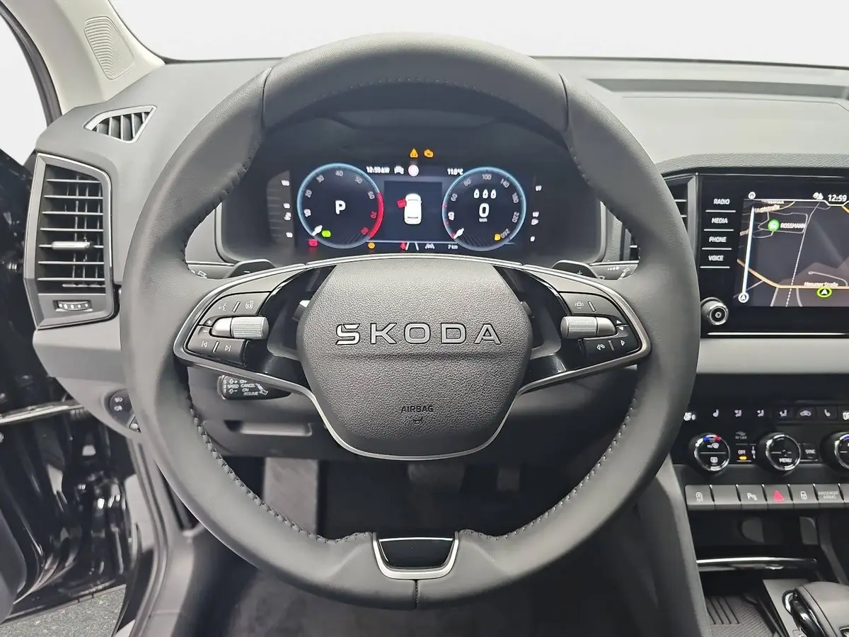 SKODA KAROQ 1.5 TSI DSG SELECTION LED ACC AHK