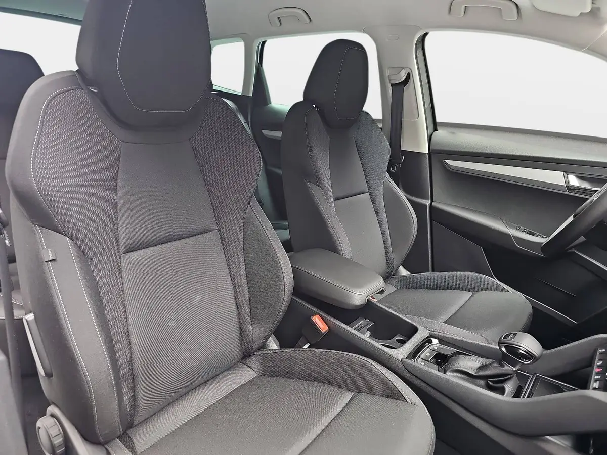 SKODA KAROQ 1.5 TSI DSG DRIVE NAVI LED AHK LM
