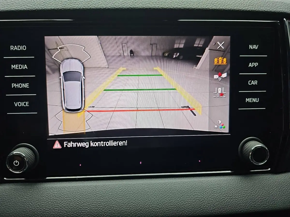 SKODA KAROQ 1.5 TSI DSG SPORTLINE NAVI LED PANO