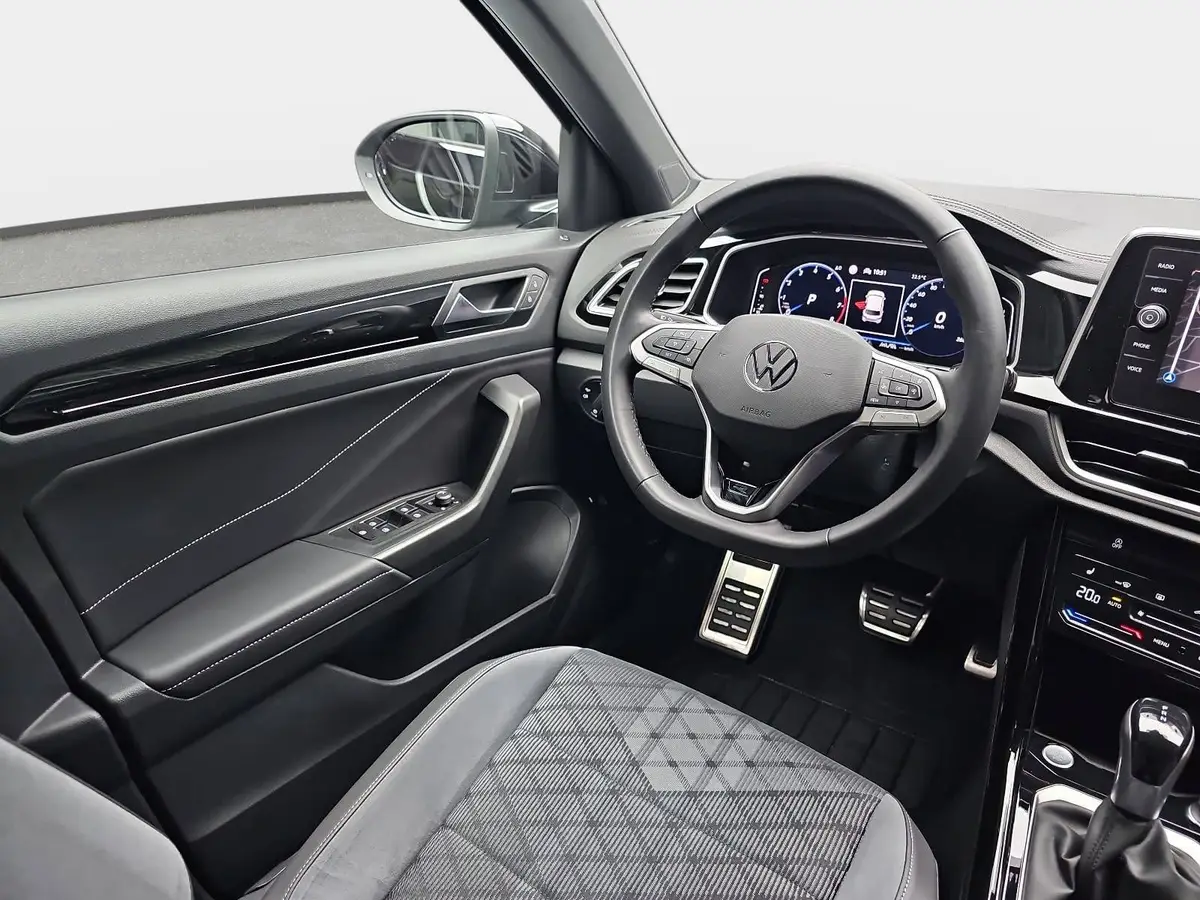 VW T-ROC 1.5 TSI DSG R-LINE NAVI LED 18