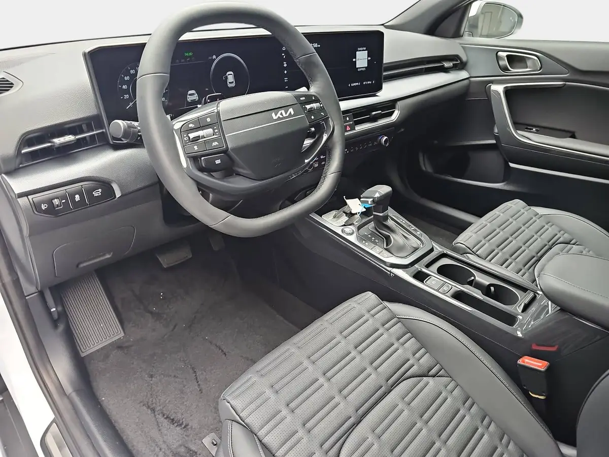 KIA XCEED 1.6 T-GDI 180 DCT SPIRIT MJ27 SOUND SITZ ADVANCED GLASDACH