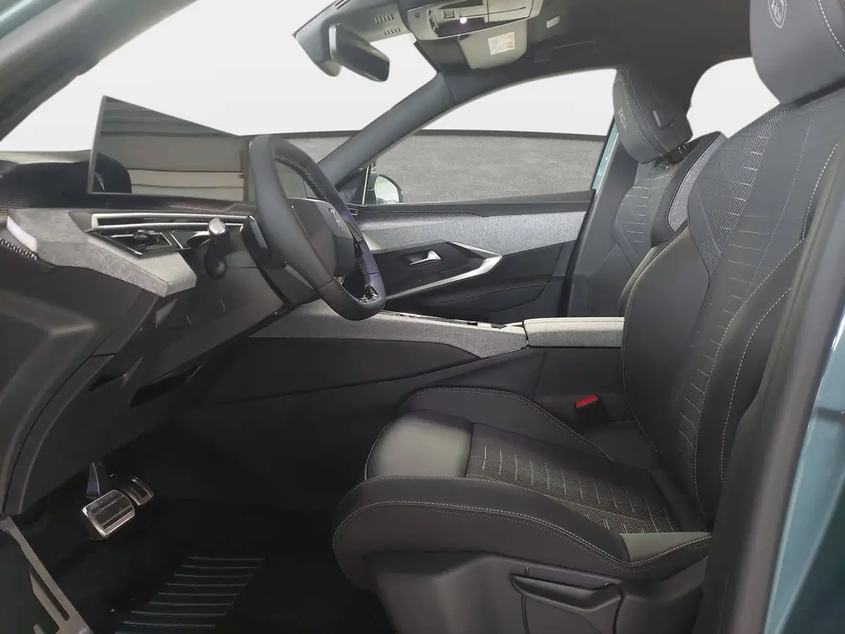 PEUGEOT 3008 1.2 HYBRID 145 E-DSC6 GT NAVI KLIMA LED AHK LM19