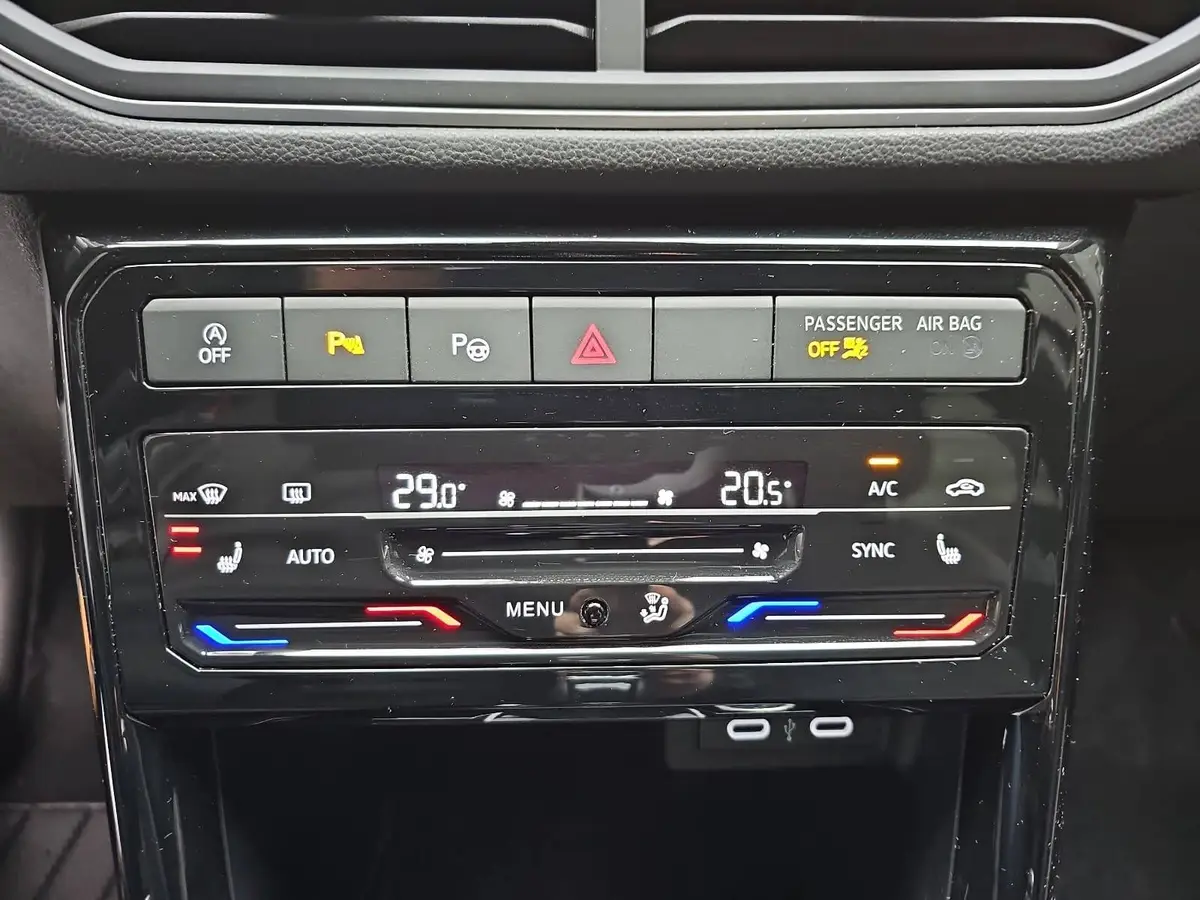 VW T-CROSS 1.5 TSI DSG R-LINE IQ-LED KLIMA DAB WINTER KAMERA 