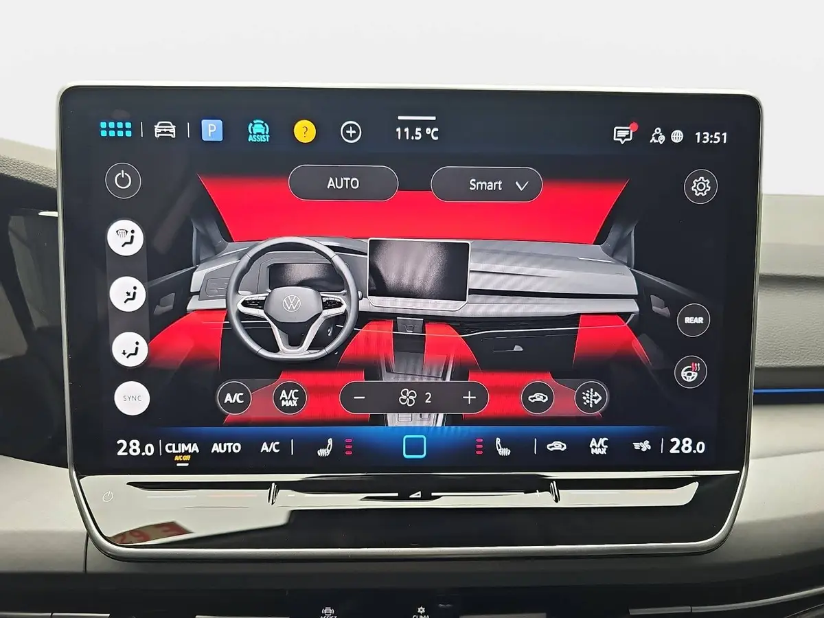 VW GOLF VIII 1.5 TSI LIFE LED ACC KAMERA AHK LM17