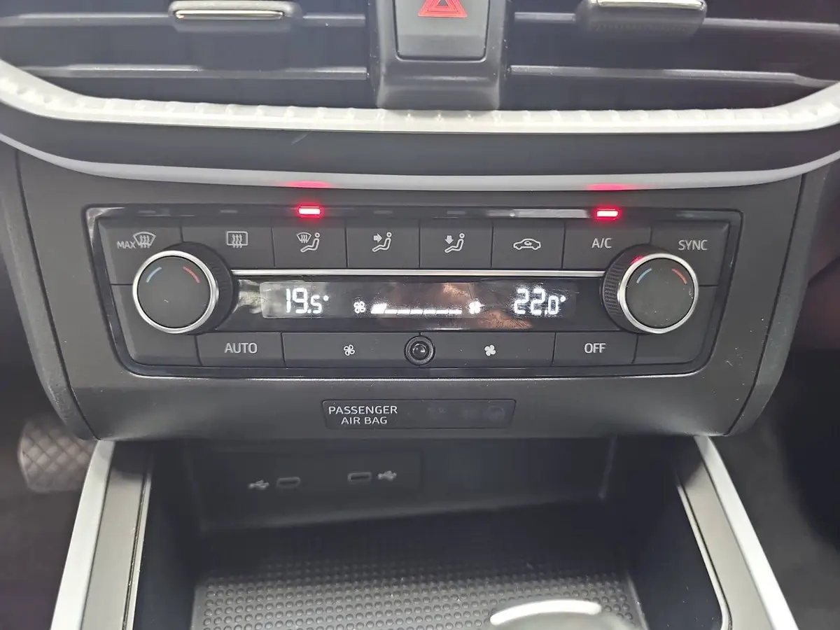 SEAT ARONA 1.0 TSI DSG STYLE NAVI GRA DAB LM