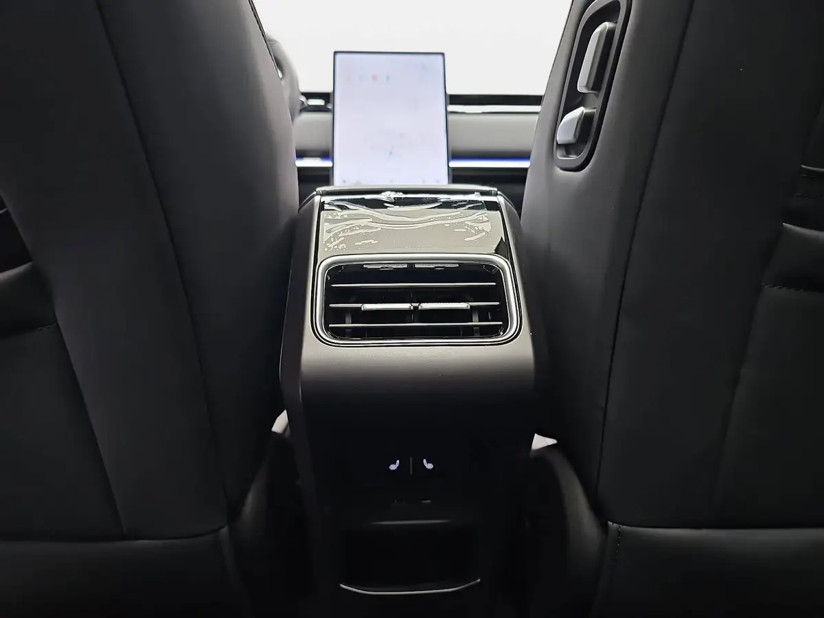 JAECOO 7 1.6 TGDI 7DCT AWD EXCLUSIV NAVI LED LM19