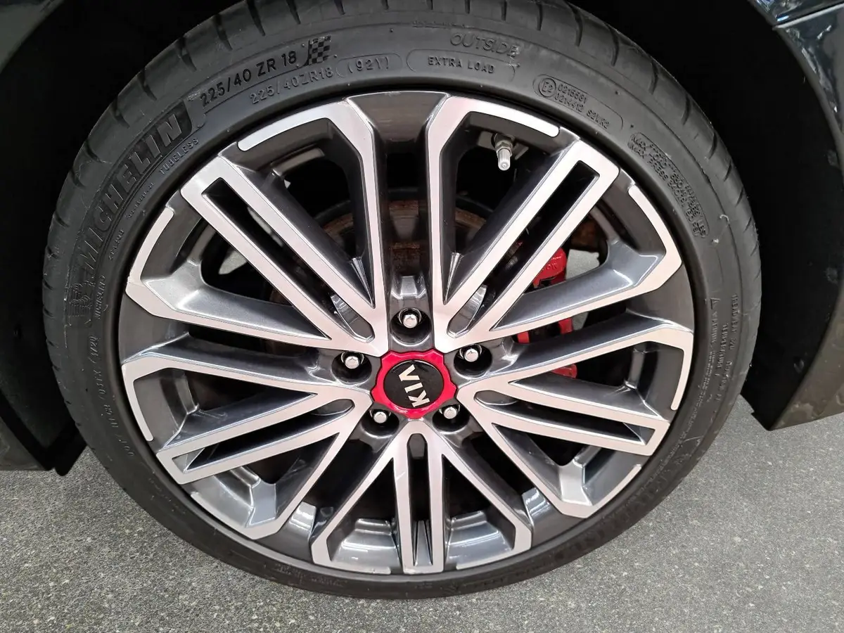 KIA CEED 1.6 T-GDI DCT GT LED WINTER KAMERA