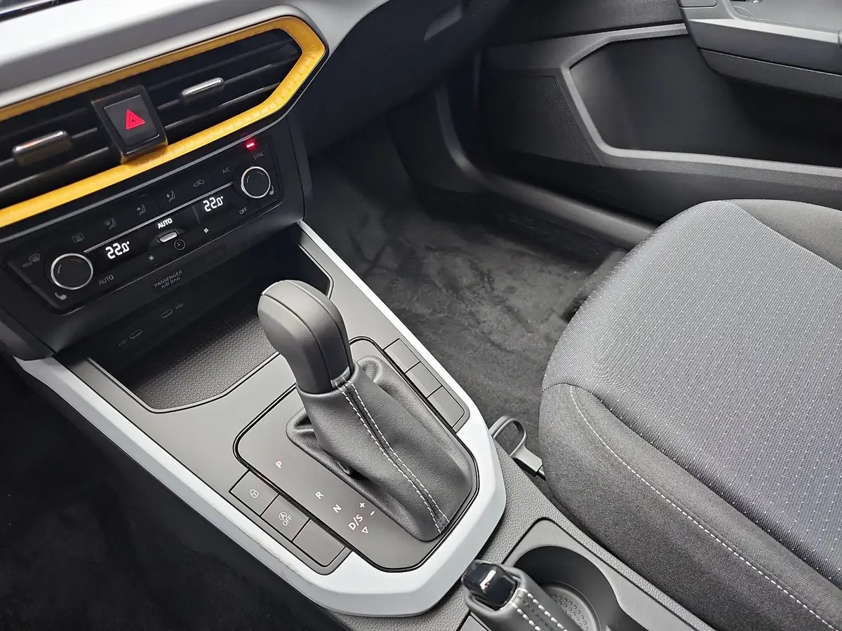 SEAT ARONA 1.0 TSI DSG STYLE LED KLIMAAUTO SMARTLINK PDC LM16