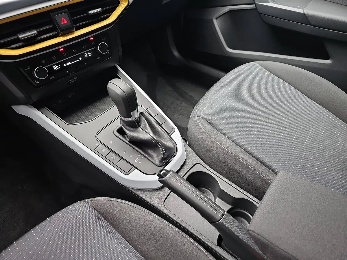 SEAT ARONA 1.0 TSI DSG STYLE LED KLIMAAUTO SMARTLINK PDC LM16