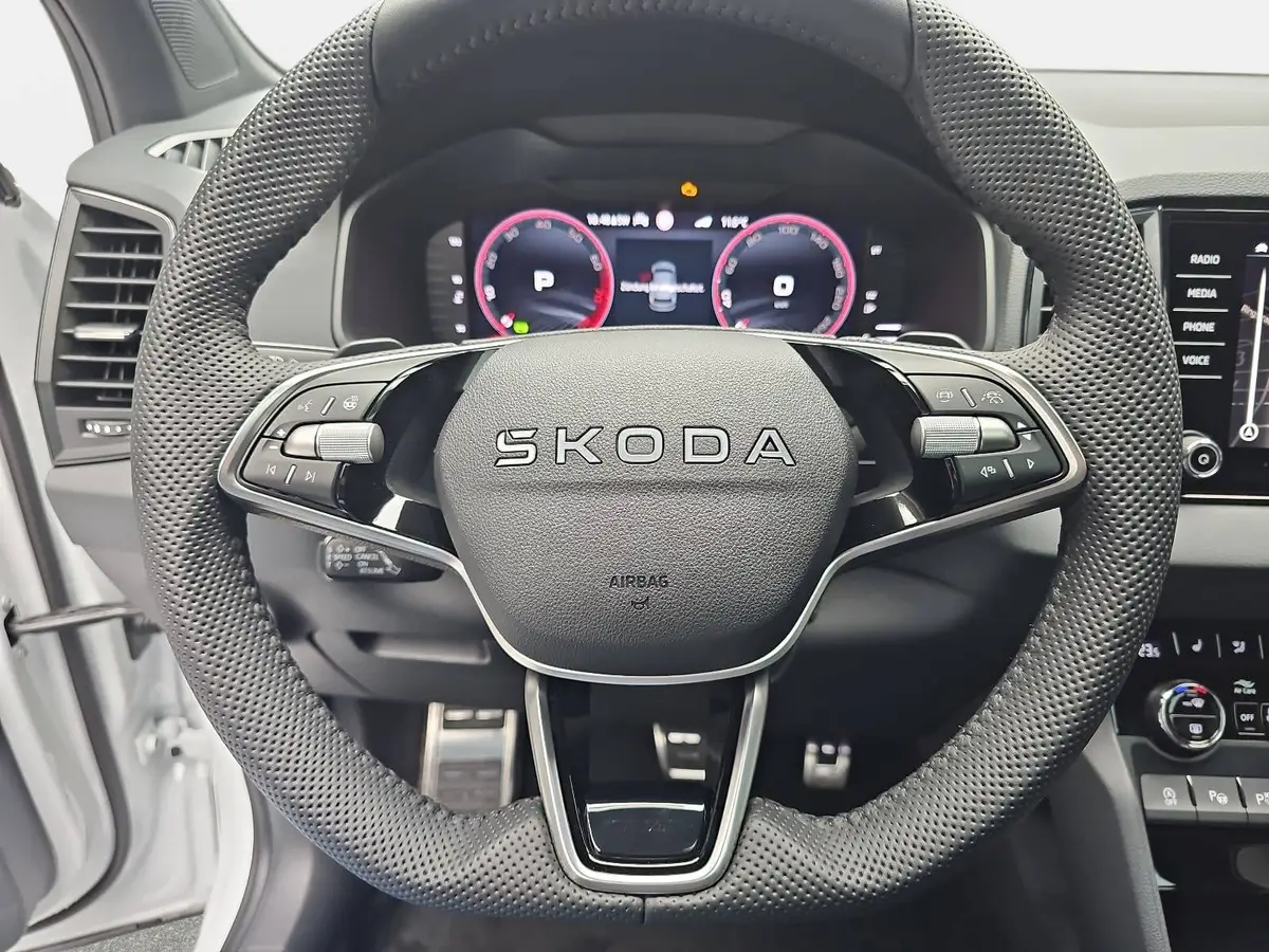 SKODA KAROQ 1.5 TSI DSG SPORTLINE NAVI LED-MATRIX PANO CANTON