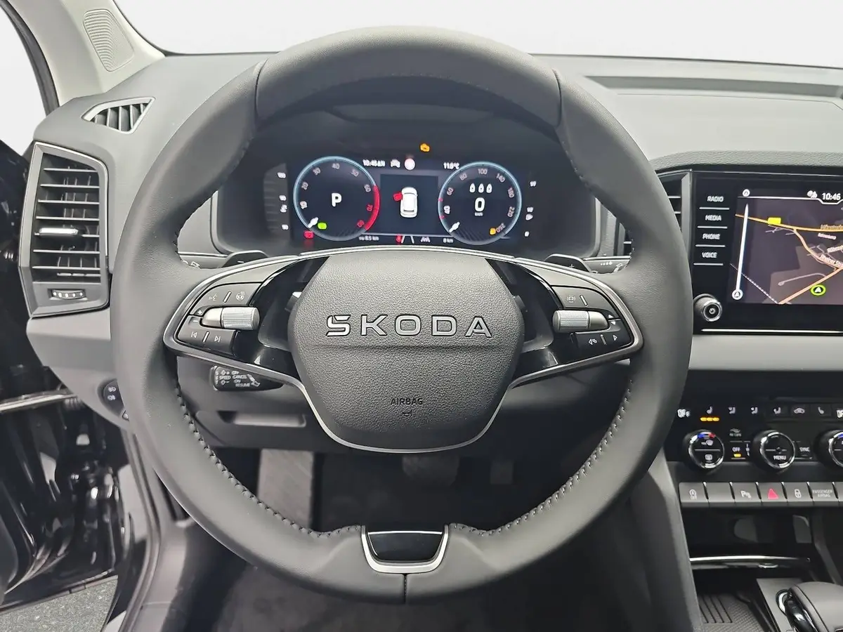 SKODA KAROQ 1.5 TSI DSG SELECTION LED ACC AHK