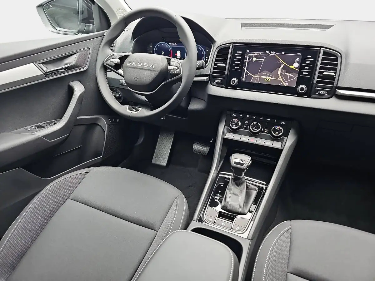 SKODA KAROQ 1.5 TSI DSG SELECTION LED ACC AHK