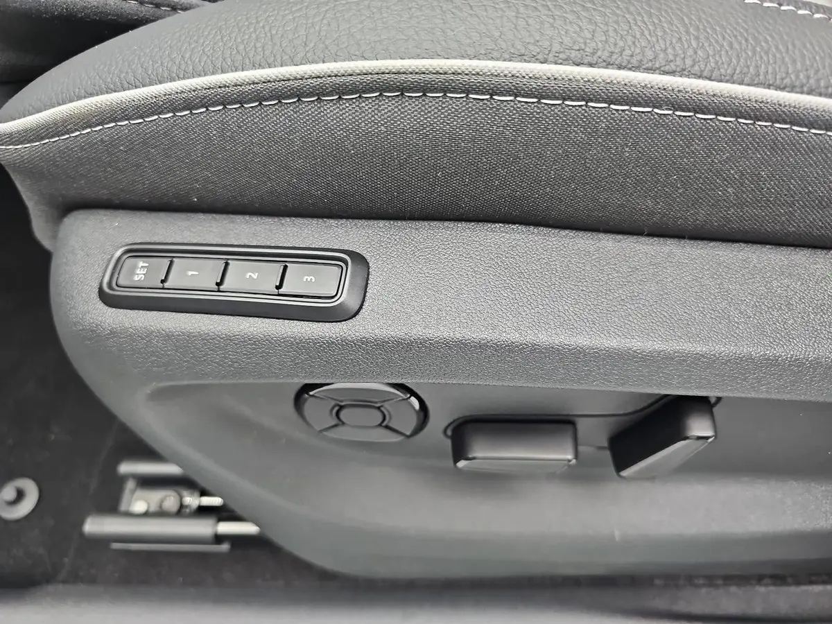 SKODA KODIAQ 1.5 TSI DSG SPORTLINE NAVI LED ACC WINTER KAMERA A