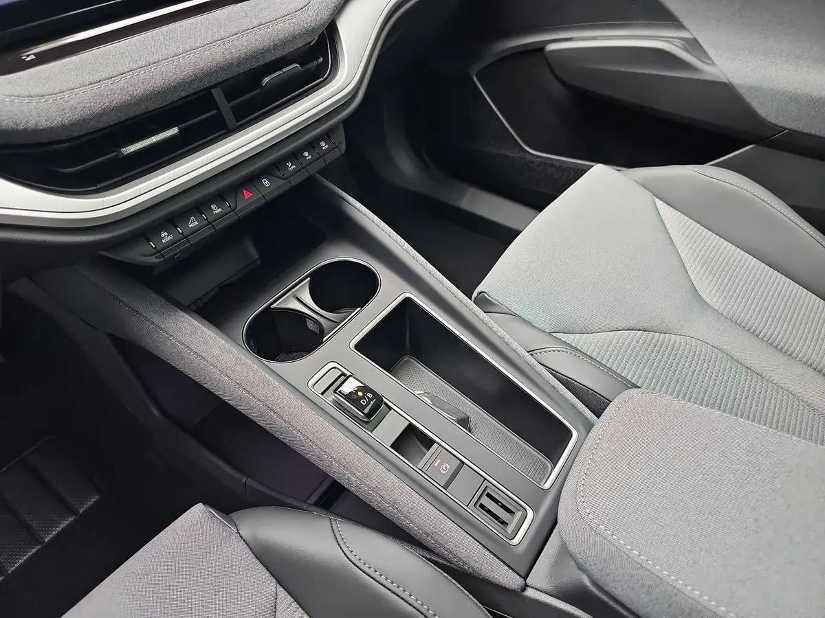 SKODA ENYAQ COUPE 85 SELECTION 82KWH AHK PANO