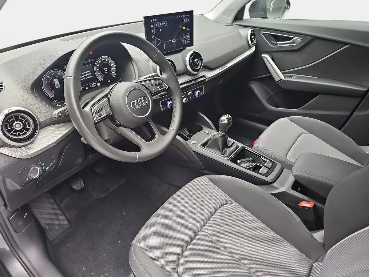 AUDI Q2 30 TFSI S LINE NAVI LED KAMERA LM17