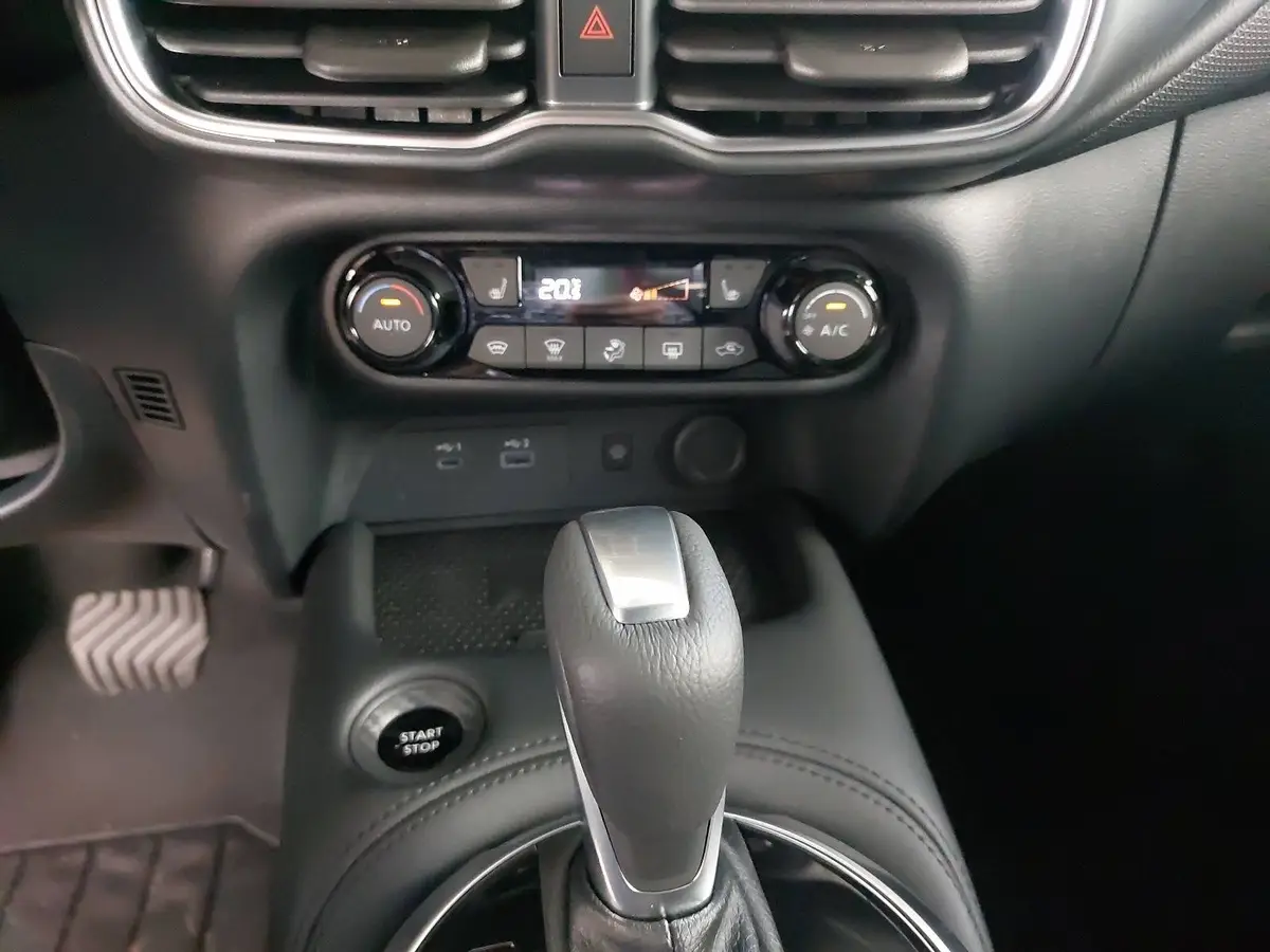 NISSAN JUKE 1.6 HYBRID AUTO. N-CONNECTA WINTER 2-FARBEN