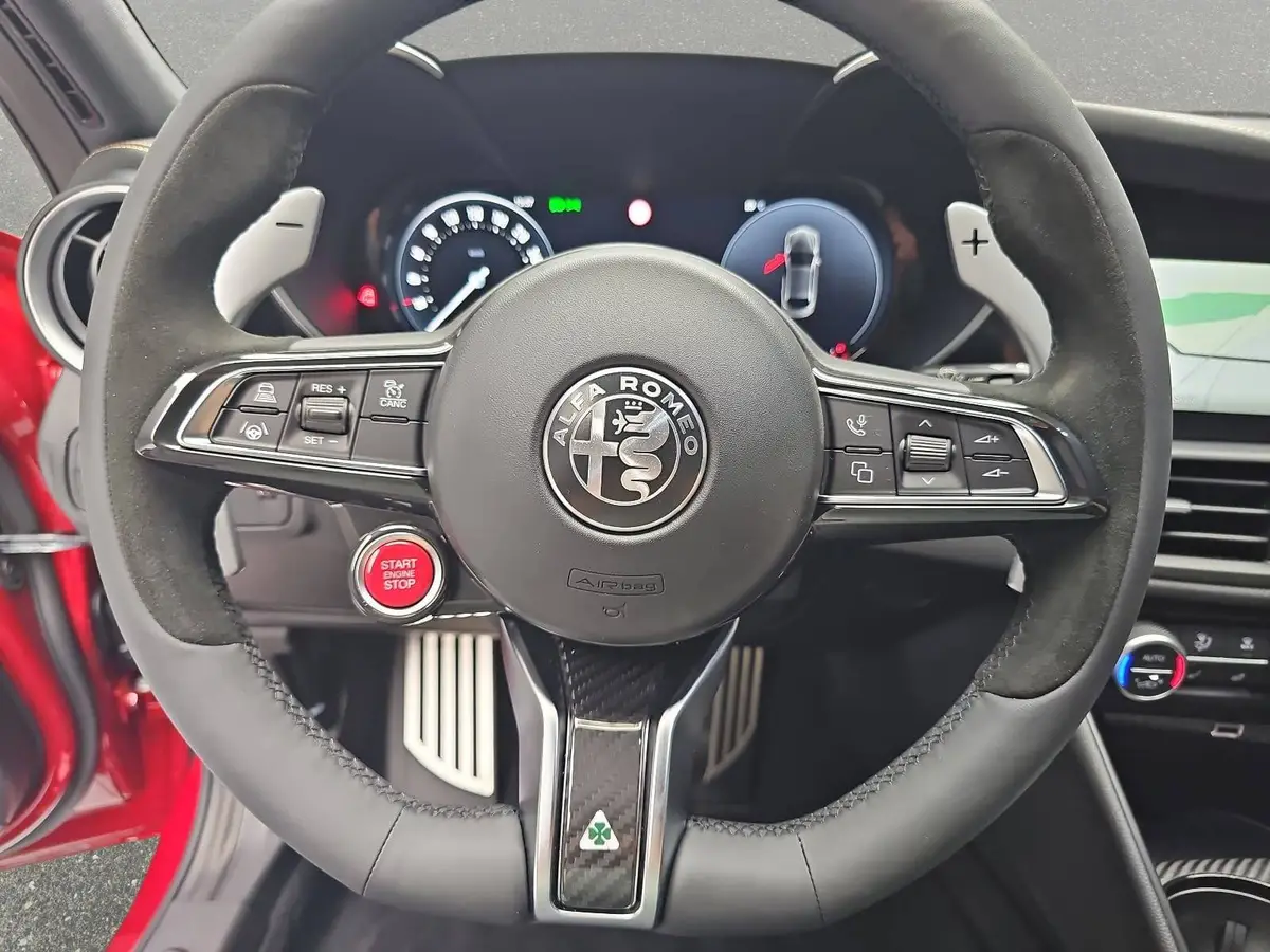 ALFA ROMEO GIULIA 2.9 V6 BI-TURBO QUADRIFOGLIO ORO