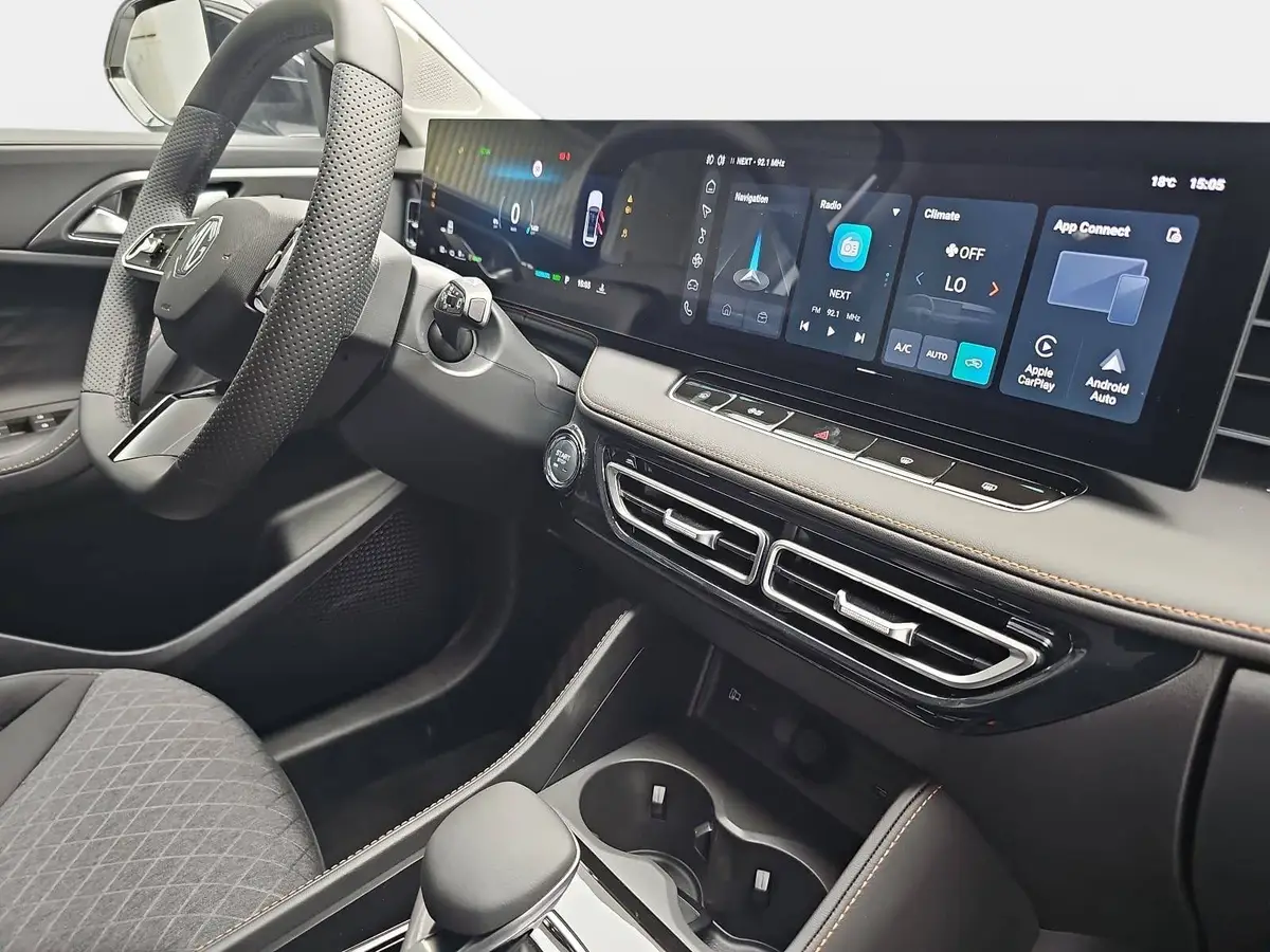 MG HS 1.5 PLUG-IN-HYBRID MY25.5 COMFORT NAVI LED-LICHT 19-ZOLL-LM