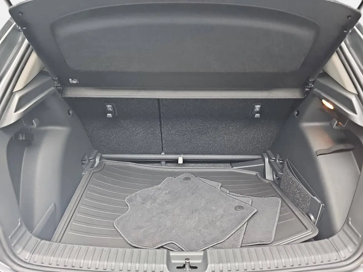 SKODA FABIA 1.0 TSI DSG 130 JAHRE PREMIUM LED KAMERA LM16