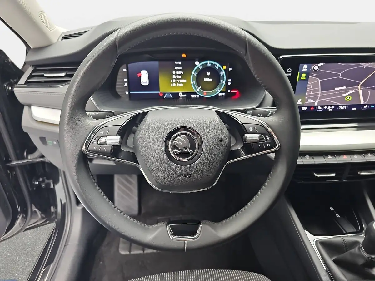 SKODA OCTAVIA COMBI 1.0 TSI AMBITION NAVI LED LM