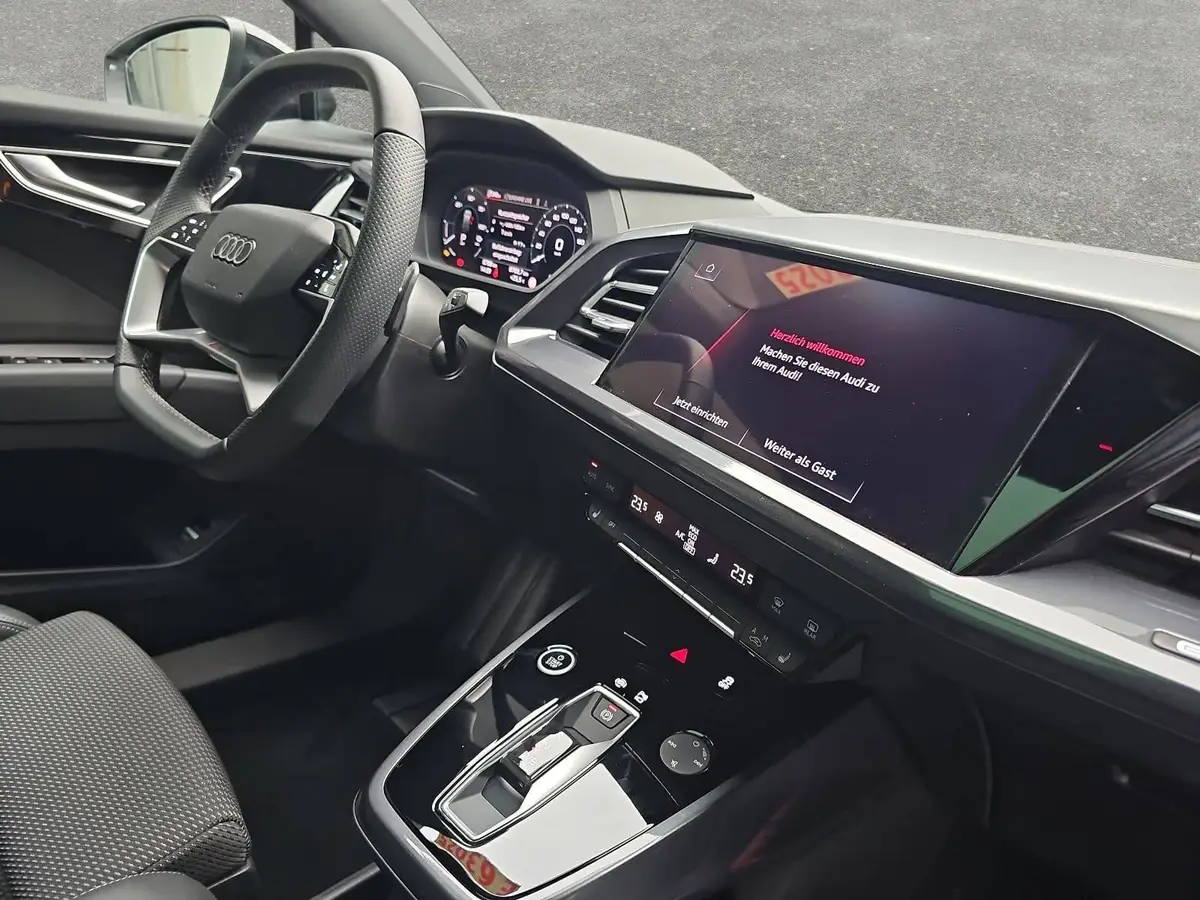 AUDI Q4 E-TRON 45 S-LINE 82KWH LED-MATRIX KAMERA