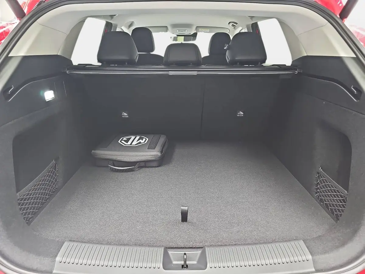 MG HS 1.5 PLUG-IN-HYBRID MY25.5 LUXURY LEDER 360-GRAD-KAMERA 19-ZOLL-LM