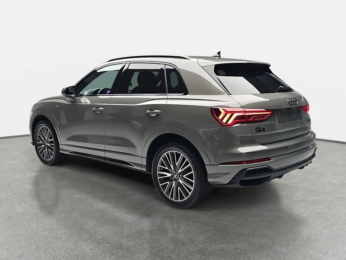 AUDI Q3 35 TFSI S-TRONIC S LINE NAVI LED PANO ACC BLACK+ K