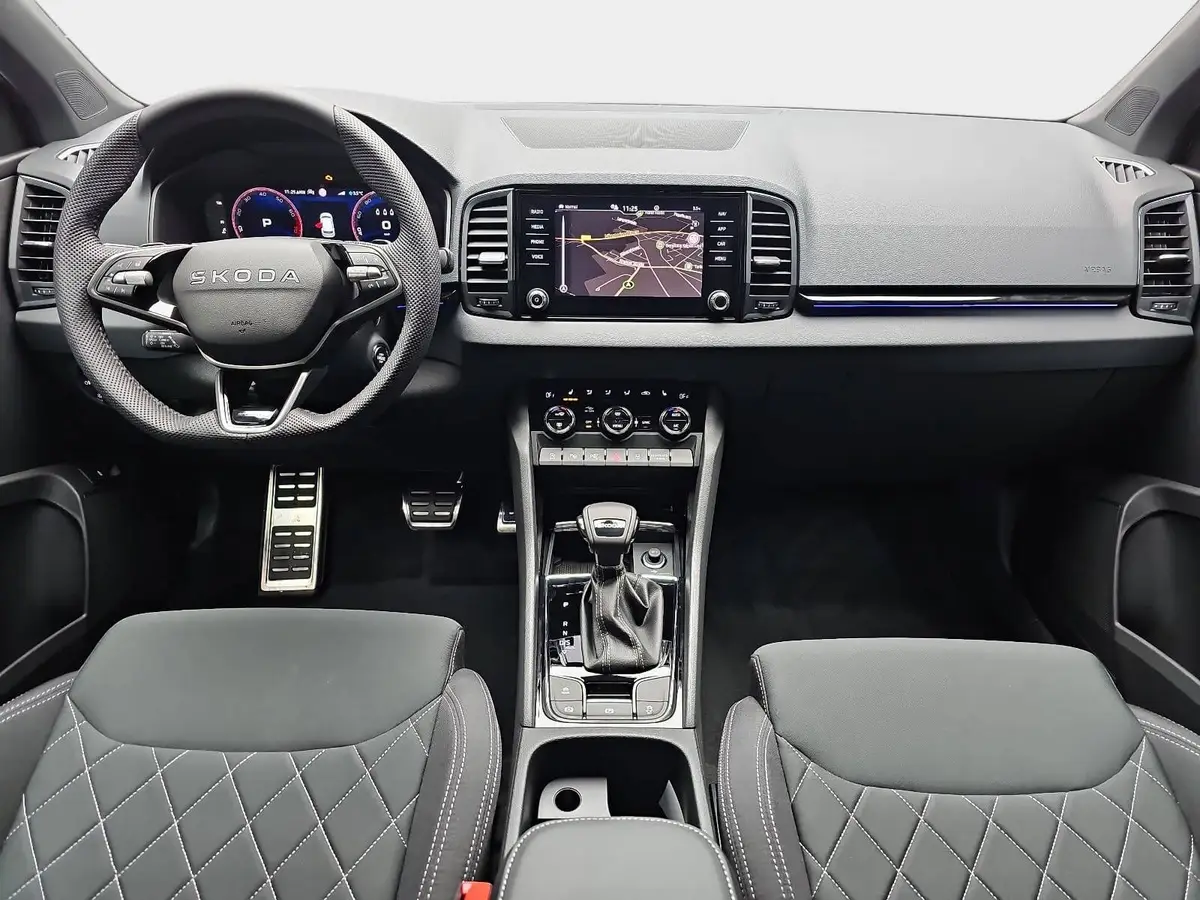 SKODA KAROQ 1.5 TSI DSG SPORTLINE NAVI LED-MATRIX PANO WINTER 