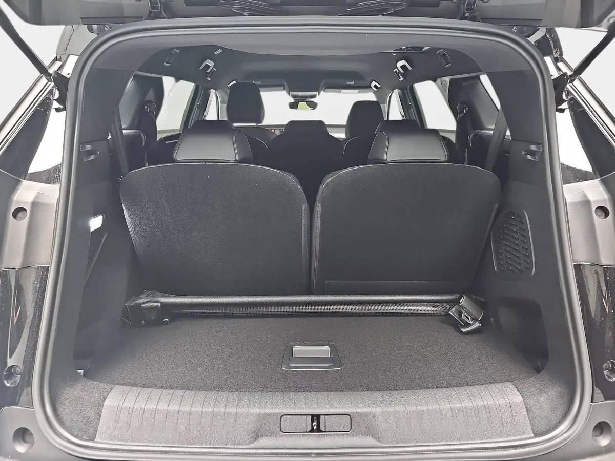 PEUGEOT 5008 1.2 HYBRID 145 E-DSC6 ALLURE KLIMA LED 7-S DAB 360