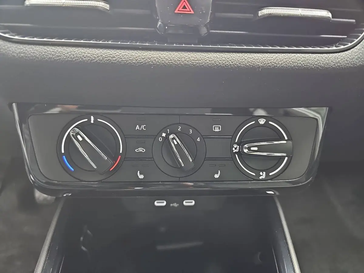 SKODA FABIA 1.0 MPI SELECTION LED KAMERA