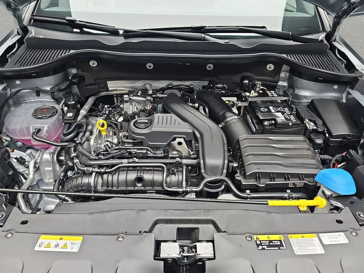 SKODA KAROQ 1.5 TSI DSG SPORTLINE NAVI LED AHK