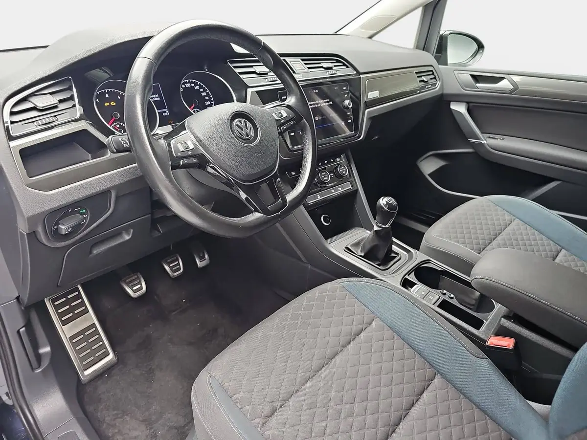 VW TOURAN 1.0 TSI IQ.DRIVE NAVI 7-SITZE LM16